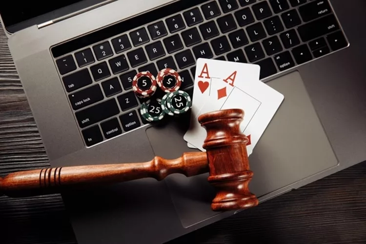 The History of Online Gambling and the Regulations That Govern It